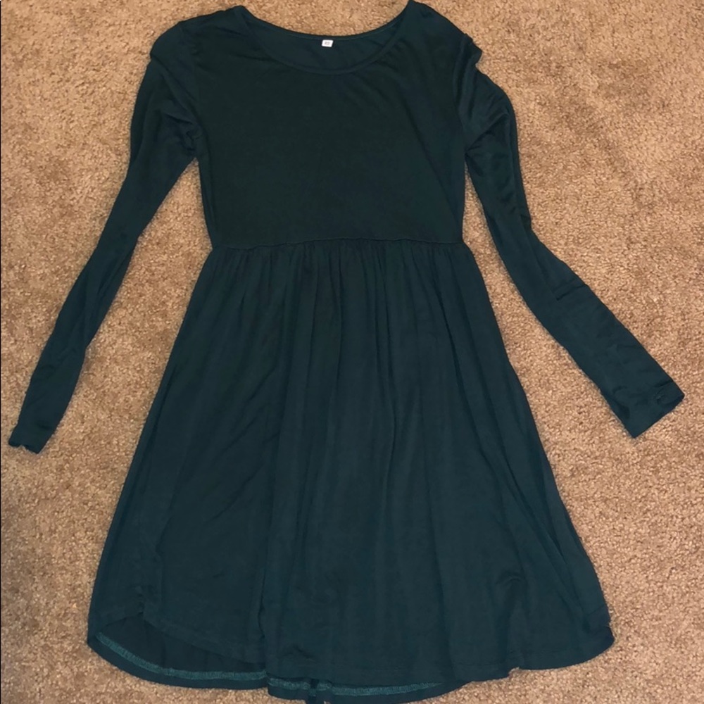 Long sleeve green dress